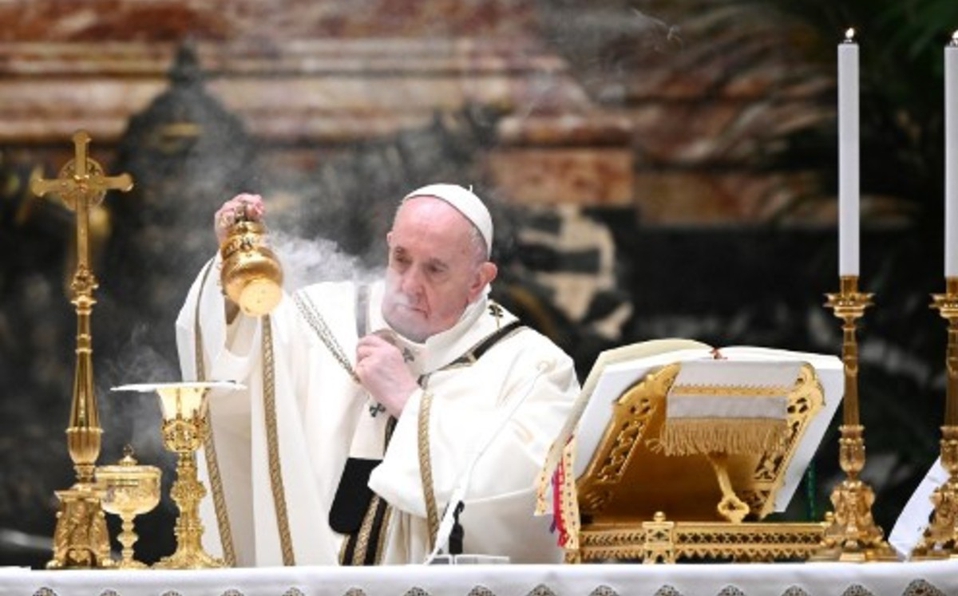 El papa Francisco no dará la misa de Año Nuevo por un dolor de ciática