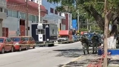 VIDEOS | Atacan casetas de policía en León, Guanajuato; hay un muerto