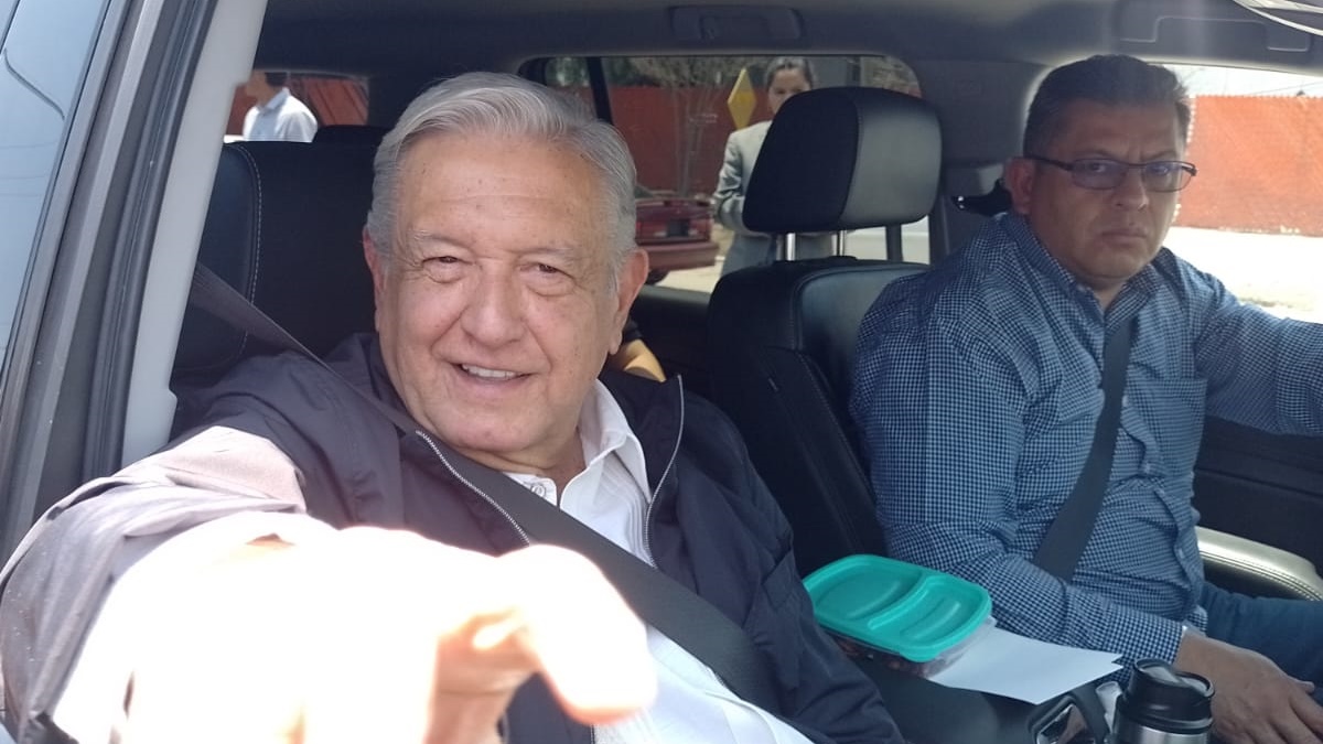 Andrés Manuel López Obrador manifestó que también se está invirtiendo en el desazolve del río Tula, para evitar futuras inundaciones. Foto: Joselyn Sánchez