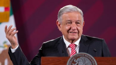 Andrés Manuel López Obrador aseguró que aunque la venta se realice a través de la Bolsa de Valor, en su gobierno se pagan impuestos. Foto: Presidencia